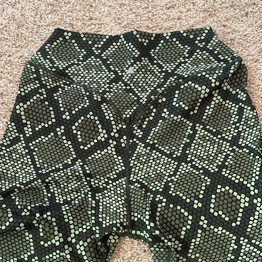 Balance Leggings Python Size Large. Never Worn - image 3
